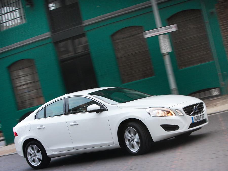  Volvo S60 D3 2010 года  (UK) (фото 9 из 27)